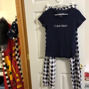 Small calvin klein sleep set